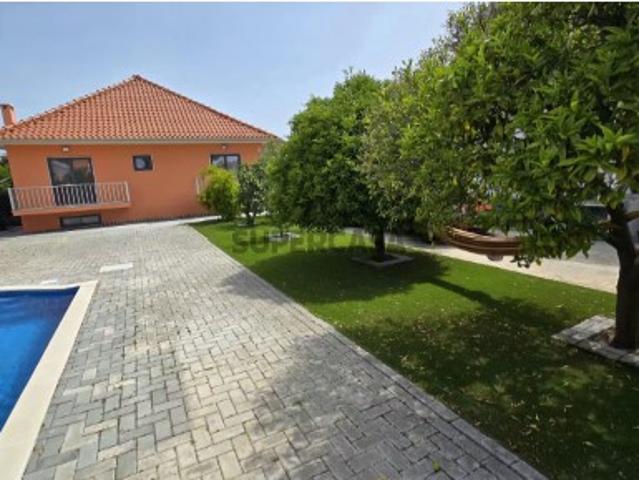 Moradia Isolada T4+1 com Piscina Quinta Do Conde Sesimbra