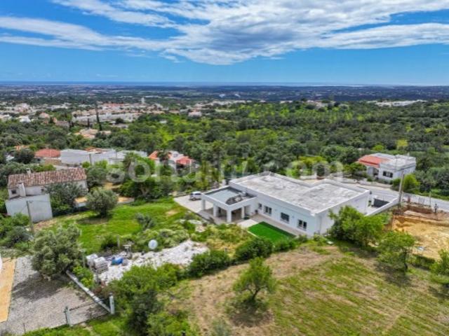 Moradia Isolada T4+1 Venda em Santa Bárbara de Nexe,Faro