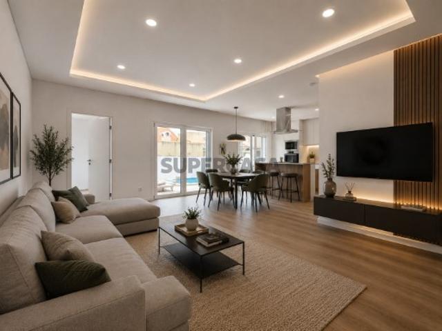 Moradia isolada T4|2 suites|piscina|Premium Fernão Ferro