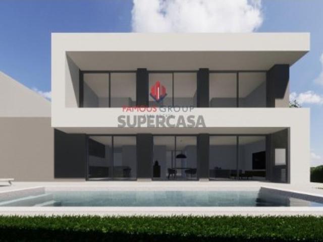 Moradia Isolada T4 c/ Piscina na Bela Vista Parchal