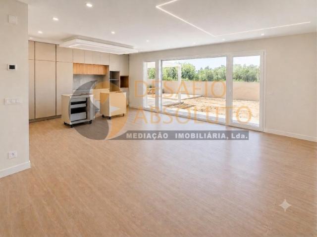 Moradia Isolada T4 C/ Piscina e Garagem Brejos de Azeitão