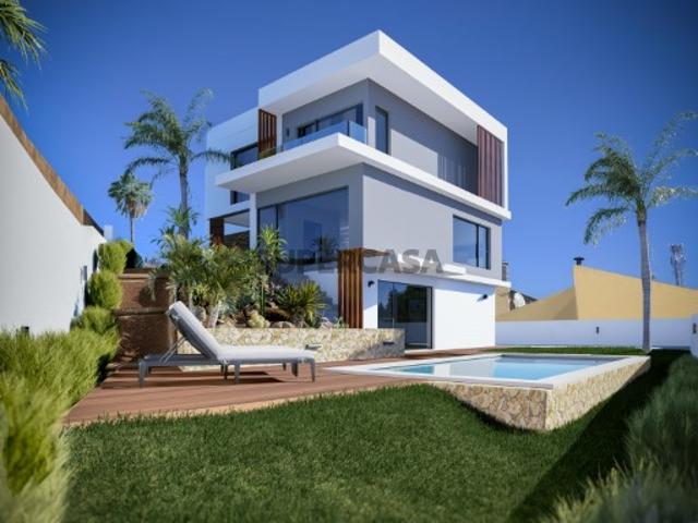 Moradia Isolada T4 com Piscina | Charneca de Caparica