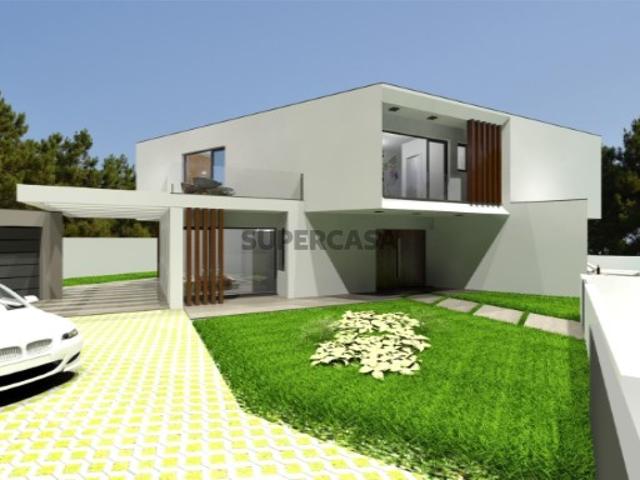 Moradia Isolada T4 com piscina e Garagem em Vila Alegre