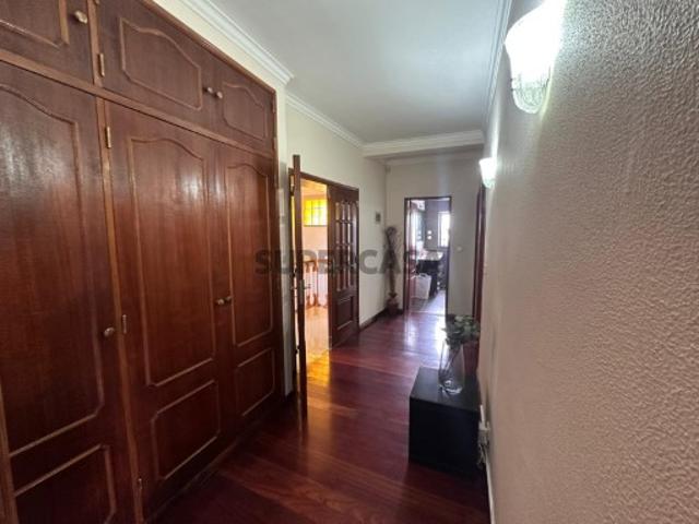 Moradia Isolada T4 com Piscina e Lote de 1.960 m² Courelas da Brava