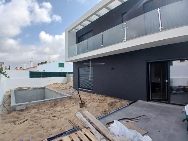 Moradia isolada T4, arquitetura contemporânea com garagem e. 150m² Azeitão São Lourenço e São Simão