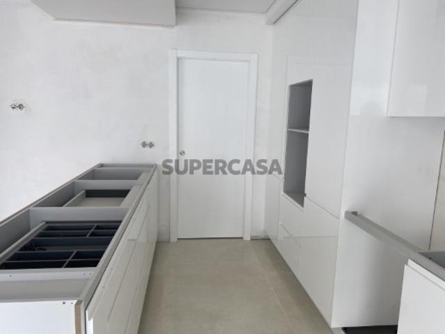 Moradia Isolada T4 em Corroios, com Piscina