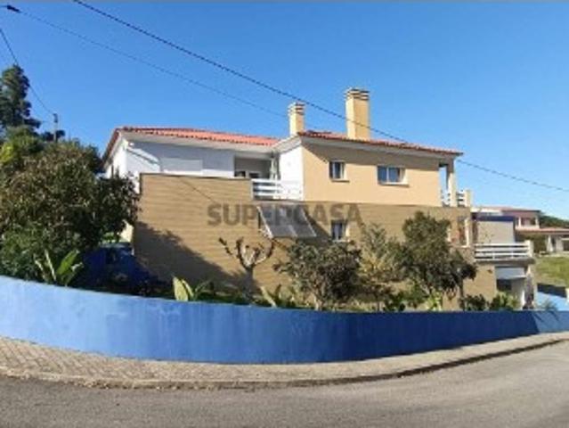Moradia isolada T4 em Maceira Leiria