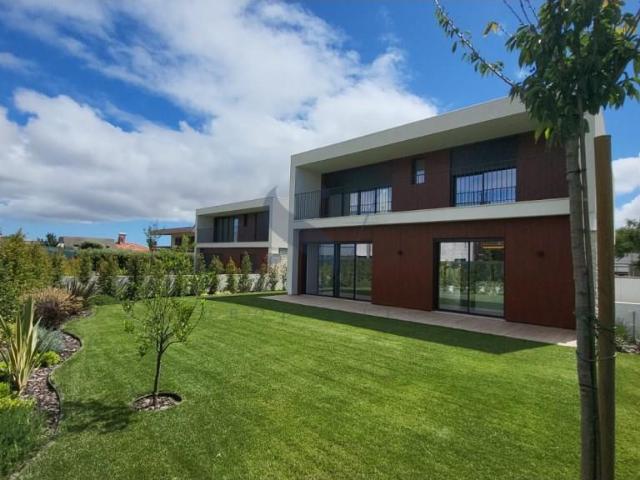 Moradia isolada T4 em Sintra 200m² Sintra santa maria e são miguel