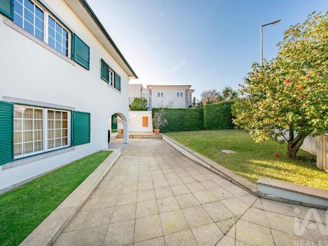 Moradia isolada T4 em Vila Nova de Famalicão e Calendário de 205 m²