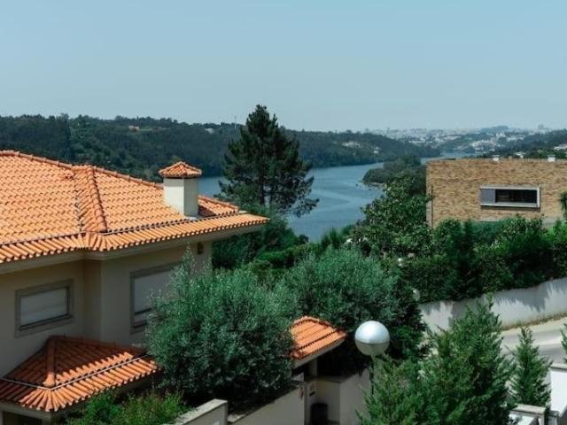 Moradia Isolada T4 | Vista Rio Douro | Piscina Coberta