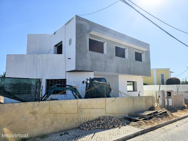 Moradia Isolada T5 com Piscina