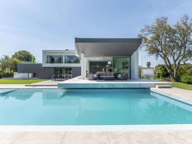 Moradia isolada T5, com piscina e vista campo de golfe, em Santo Estevão