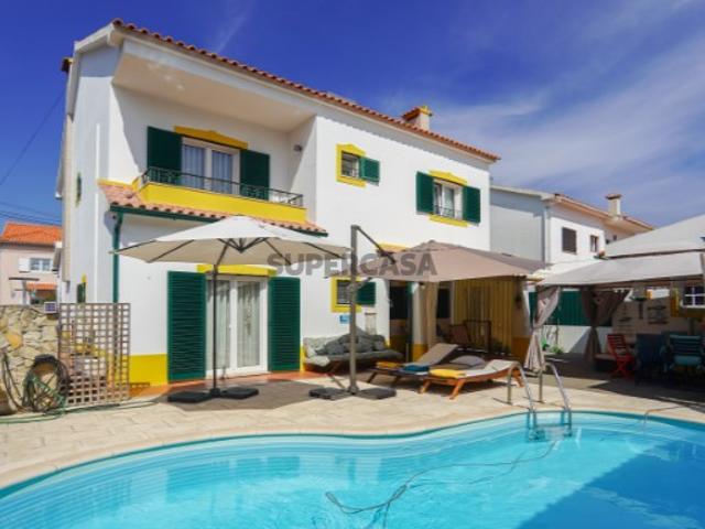 Moradia Isolada T5 com Piscina, para Venda em Palmela