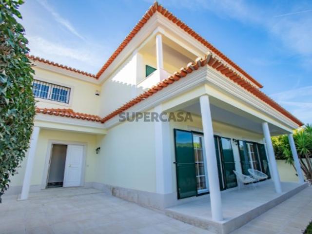 Moradia isolada T5 em Areia Cascais