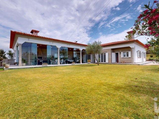 Moradia isolada T5 em Foz do Sousa e Covelo de 560 m²