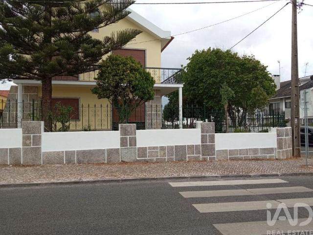 Moradia isolada T5 em Rio de Mouro de 232,5 m² 232m² Rio De Mouro
