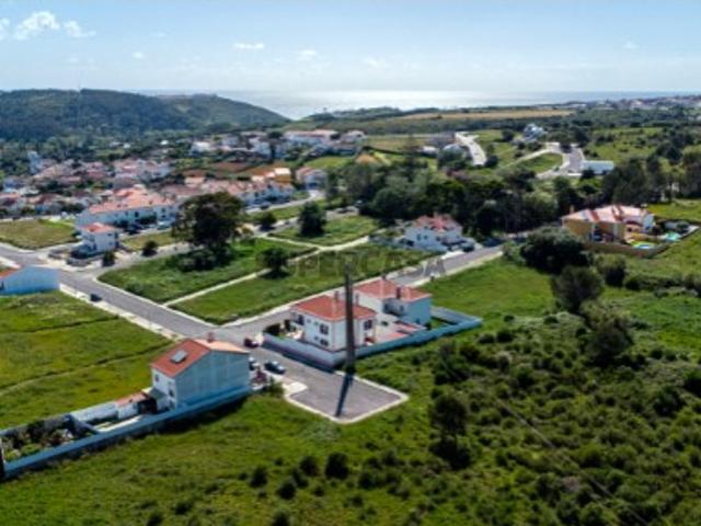 Moradia Isolada T5 Junto à Praia de Ribeira d’Ilhas Ericeira e Colégio Miramar