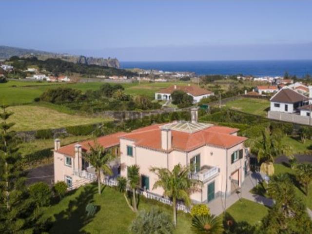 Moradia Isolada T5 São Vicente Ferreira