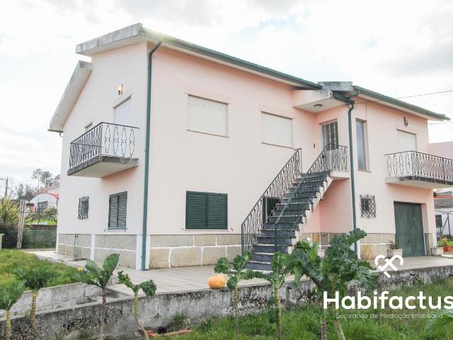 Moradia Isolada T5 para venda em Viseu 175m² Campo e Tamel São Pedro Fins