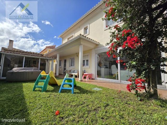 Moradia isolada T6 com garagem em Aires