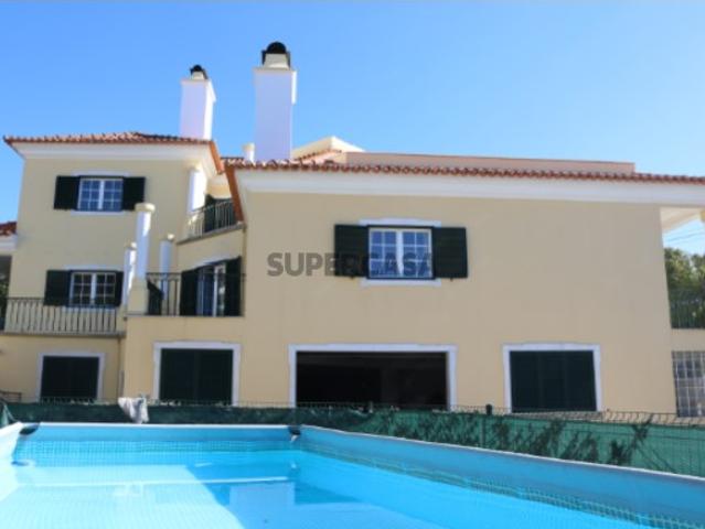 Moradia isolada com piscina em Sintra