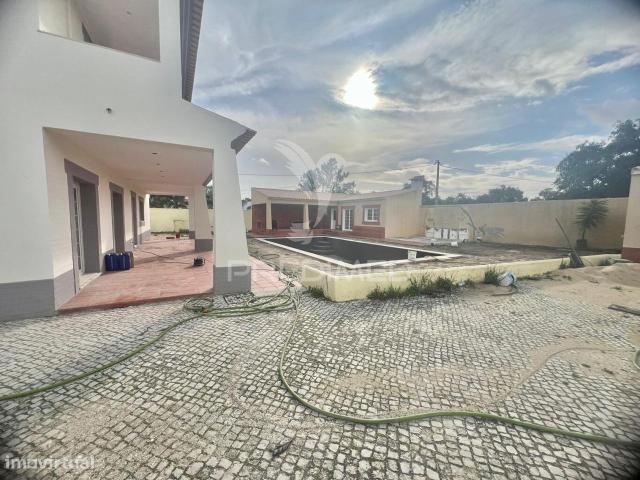 Moradia isolada T6 com piscina | Lagoinha Palmela