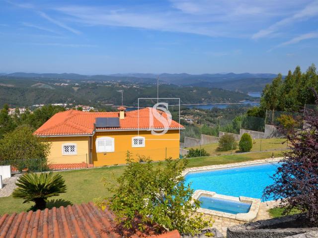 Moradia Isolada T6 em Udf de Serra e Junceira 603m² Serra de Junceira