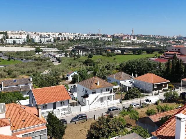 Moradia Isolada T6 Sobreda + cave e sotão