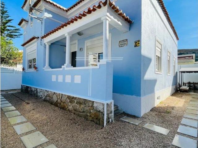 Moradia isolada T8+2, arquitetura tradicional Costa da Cap. 189m² Costa Da Caparica