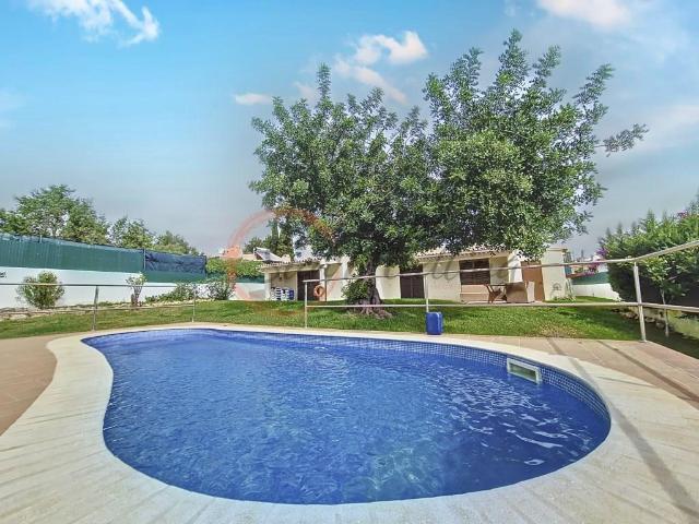 Moradia Isolada térrea com 4 quartos para comprar em Albufei. 136m² Ferreiras