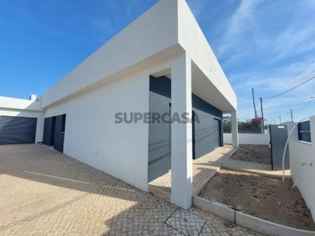 Moradia Isolada Térrea T4 c/ Garagem Quinta do Anjo