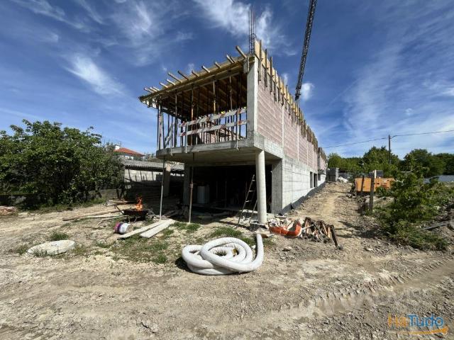 Moradia isolada térrea T3 com grande garagem | 26064082258