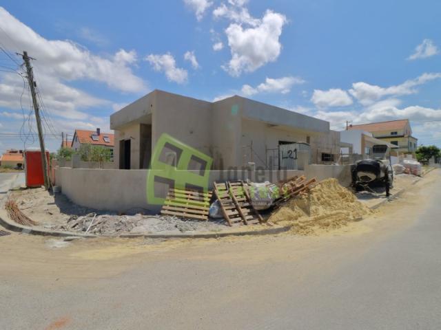 Moradia Isolada Térrea T3 em Construção | Fernão Ferro