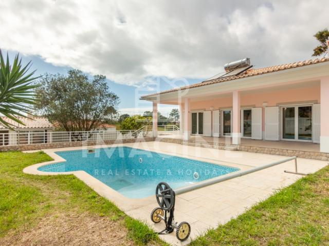 Moradia isolada V3+2 Caixas Sesimbra com piscina