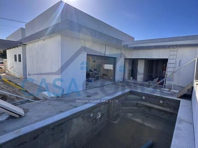 Moradia Isolada V3 +1C/Piscina 130m² Fernão Ferro