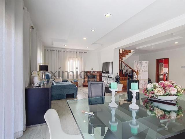 Moradia isolada V3, com garagem, em Vila Chã 170m² Vila Nova Da Telha