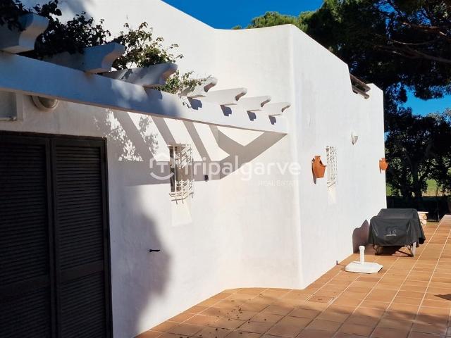 Moradia Isolada V4 Com Piscina Aquecida Em Condominio De Luxo, Faro, Albufeira