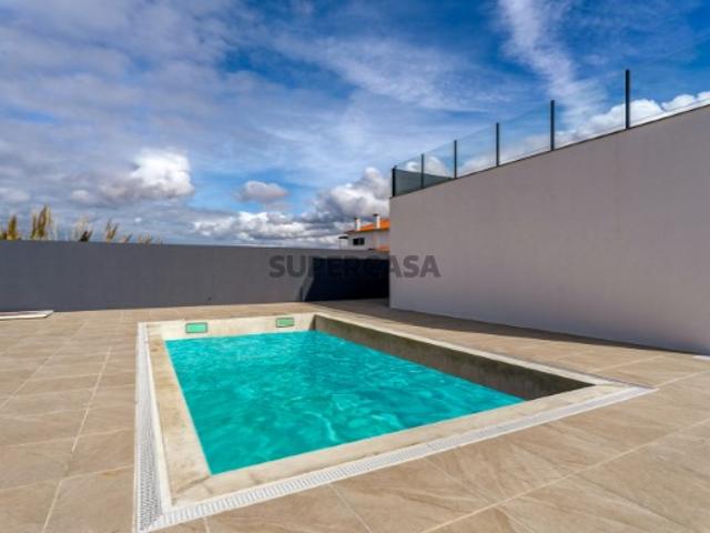 Moradia Isolada, V4, com Piscina, Garagem box e Vista Mar Panorâmica