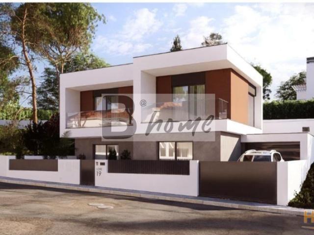 Moradia Isolada V4 com Piscina em Vale Fetal Sobreda | 26064064012