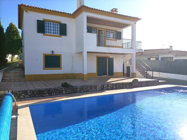 Moradia Isolada V4 Com Piscina, Sesimbra 200m² Sesimbra Castelo