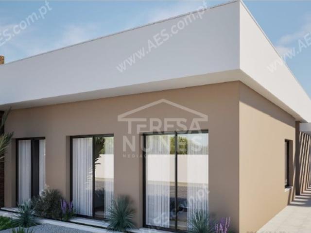 MORADIA ISOLADA V4 EM CONSTRUÇÃO FERNAO FERRO
