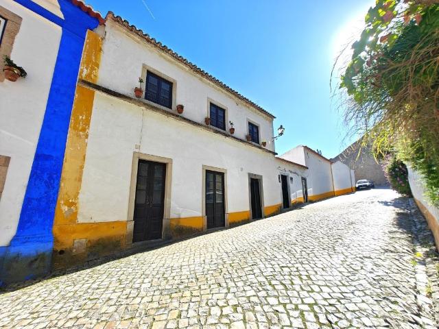 Moradia junto às muralhas do Castelo de Óbidos 138m² Óbidos São Pedro