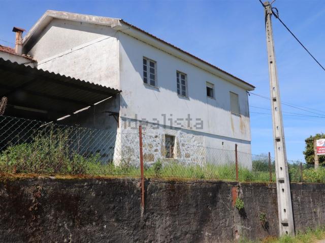 Moradia, Lustosa e Barrosas Santo Estêvão