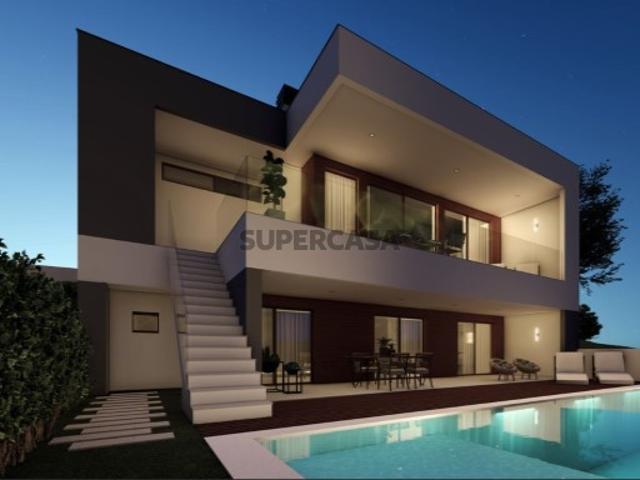 Moradia Luxuosa com Vista Mar e Rio