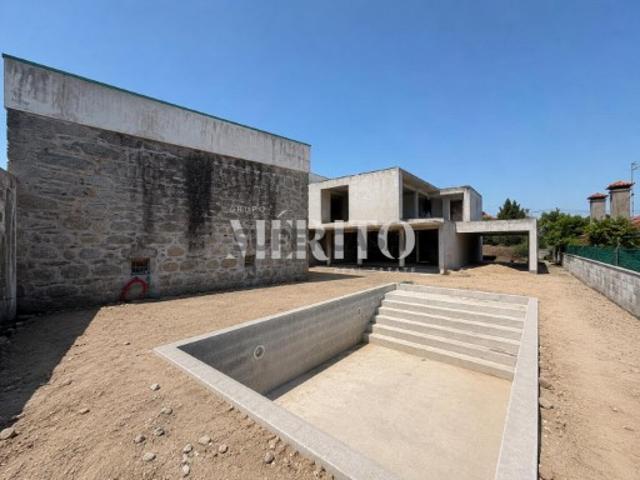 Moradia Luxuosa T3+Escritório às portas da cidade
