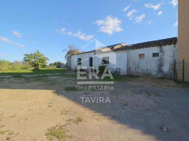 Moradia, Luz de Tavira e Santo Estêvão