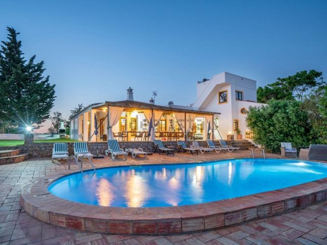 Moradia, Luz de Tavira e Santo Estêvão