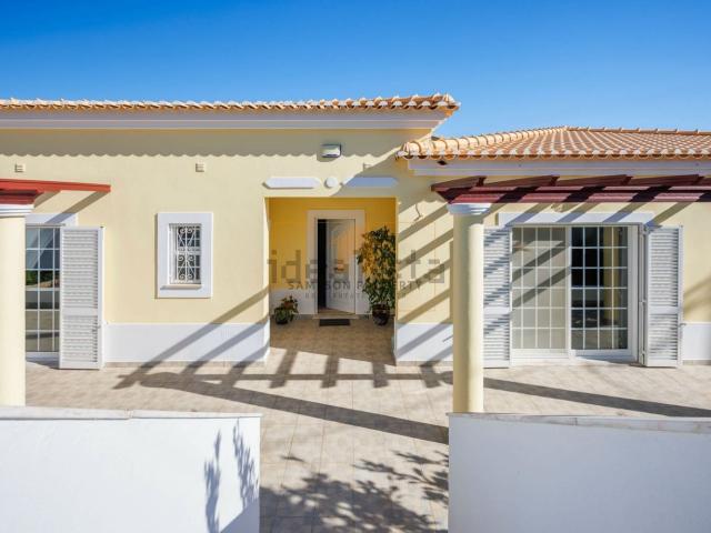 Moradia, Lagoa e Carvoeiro