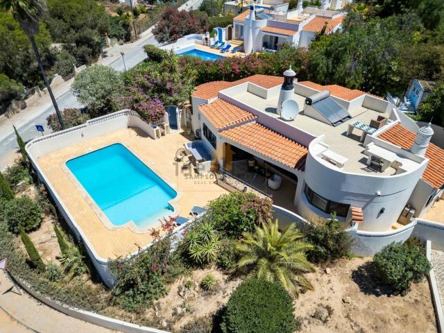 Moradia, Lagoa e Carvoeiro