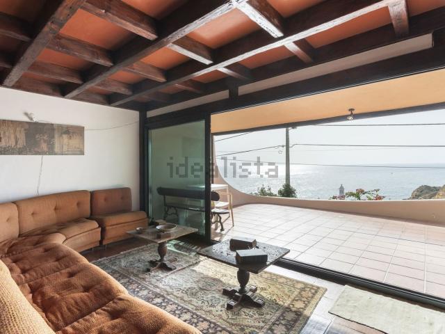 Moradia, Lagoa e Carvoeiro